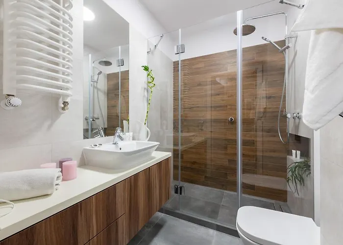 Zachodnia Station Serviced وارسو