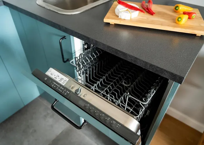 Zachodnia Station Serviced وارسو