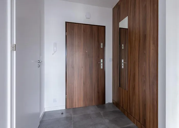 Zachodnia Station Serviced وارسو