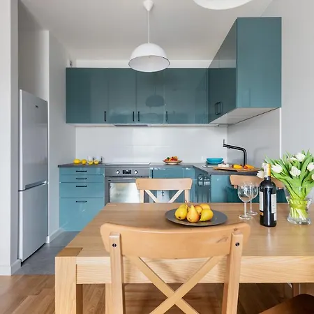 Zachodnia Station Serviced Apartamento *