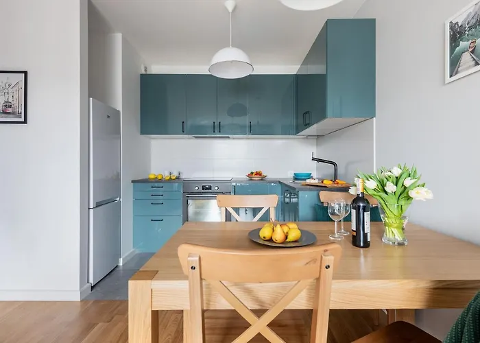 Zachodnia Station Serviced Apartment *